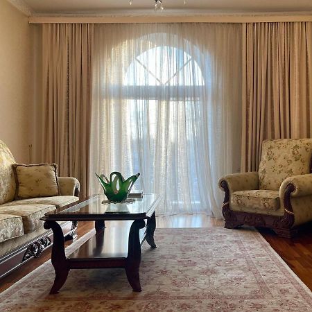 Classy Apartment In Good Neighbourhood Riga Exterior photo